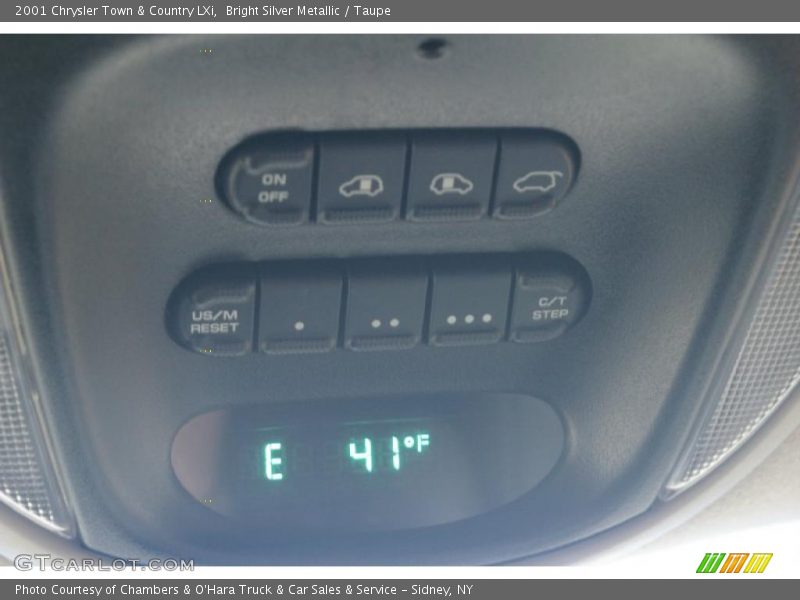 Bright Silver Metallic / Taupe 2001 Chrysler Town & Country LXi