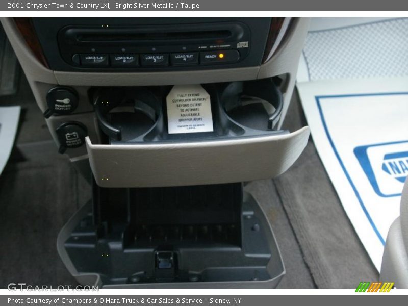 Bright Silver Metallic / Taupe 2001 Chrysler Town & Country LXi