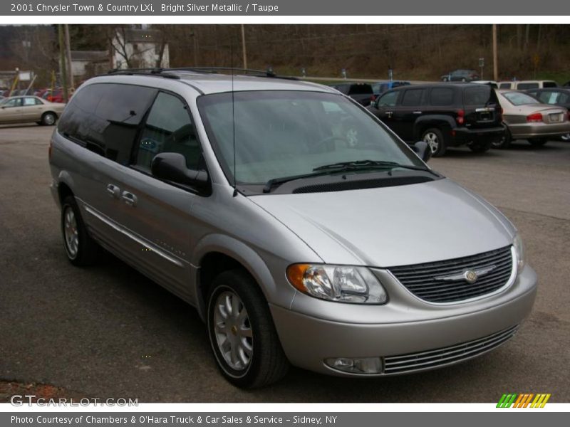 Bright Silver Metallic / Taupe 2001 Chrysler Town & Country LXi