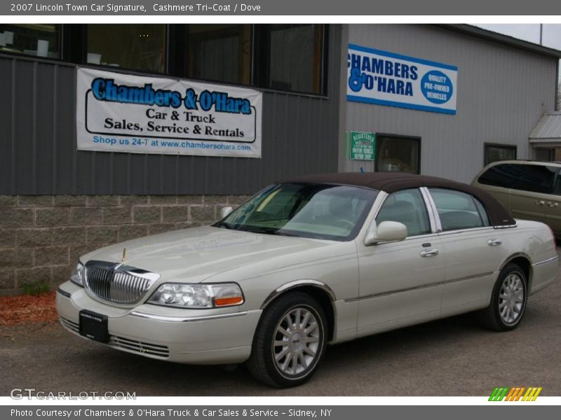 Cashmere Tri-Coat / Dove 2007 Lincoln Town Car Signature