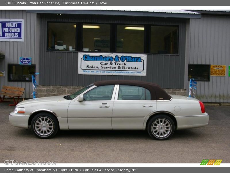 Cashmere Tri-Coat / Dove 2007 Lincoln Town Car Signature