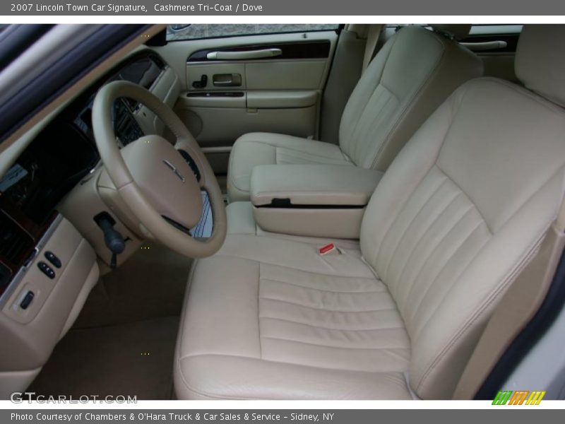  2007 Town Car Signature Dove Interior