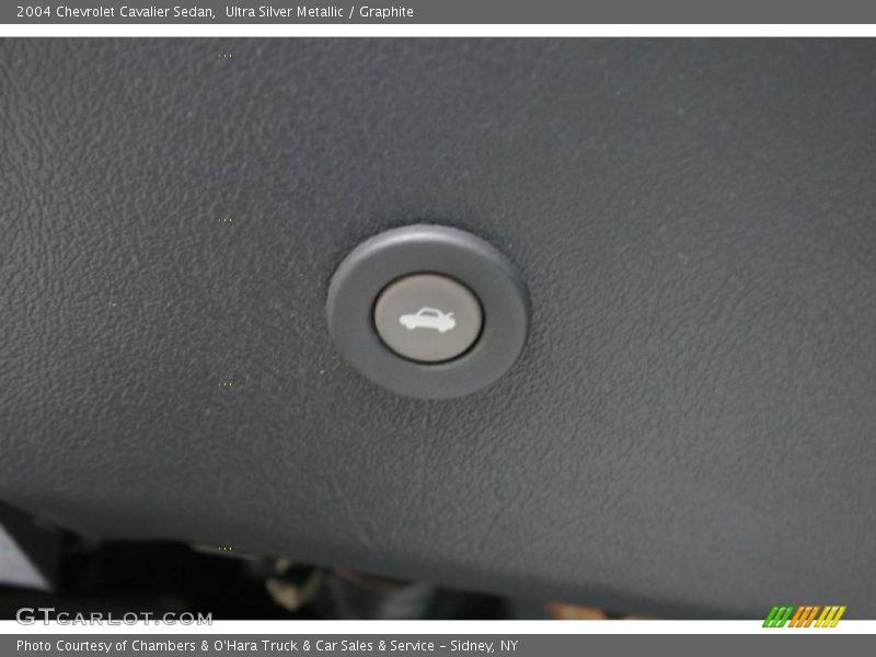 Ultra Silver Metallic / Graphite 2004 Chevrolet Cavalier Sedan