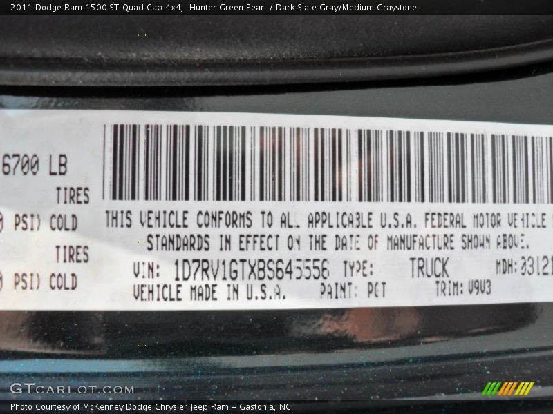 Hunter Green Pearl / Dark Slate Gray/Medium Graystone 2011 Dodge Ram 1500 ST Quad Cab 4x4