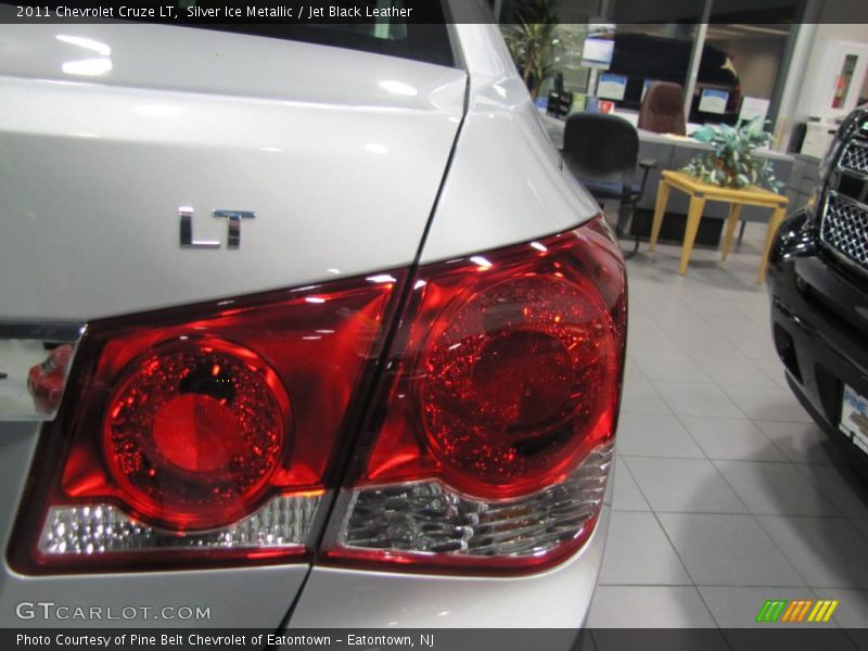 Silver Ice Metallic / Jet Black Leather 2011 Chevrolet Cruze LT