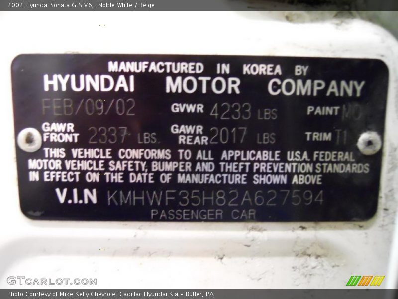 Noble White / Beige 2002 Hyundai Sonata GLS V6