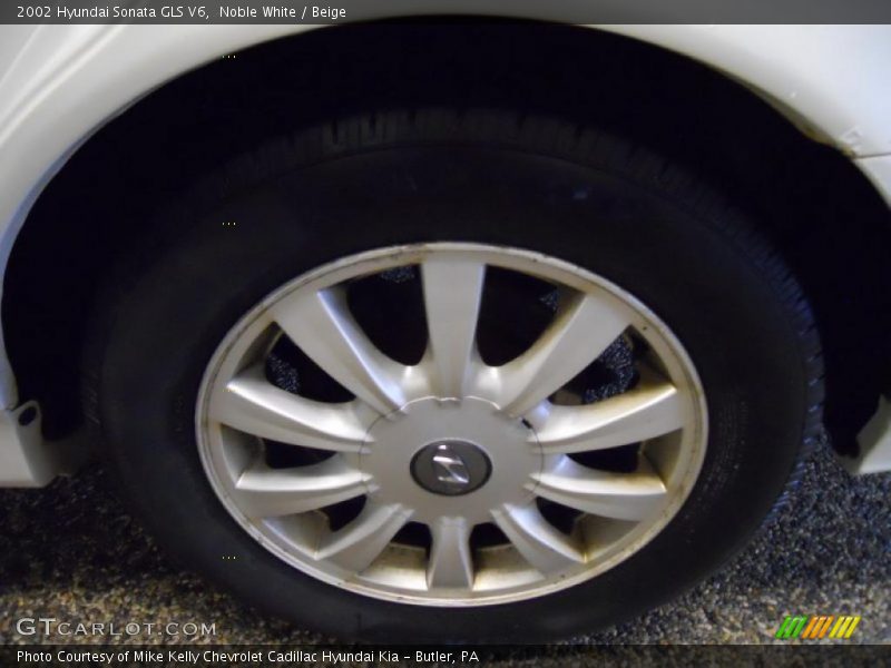 Noble White / Beige 2002 Hyundai Sonata GLS V6