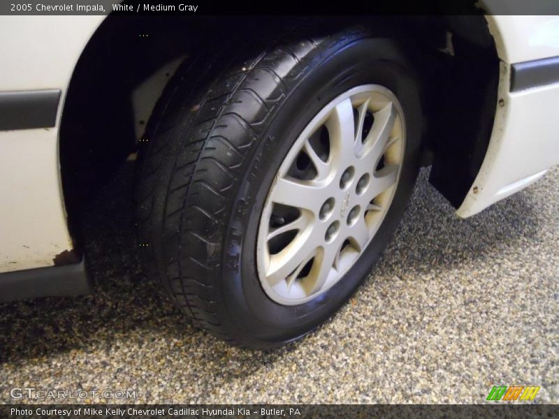 White / Medium Gray 2005 Chevrolet Impala