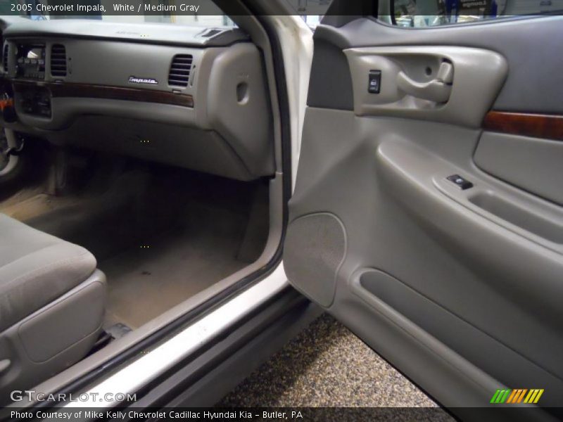 White / Medium Gray 2005 Chevrolet Impala