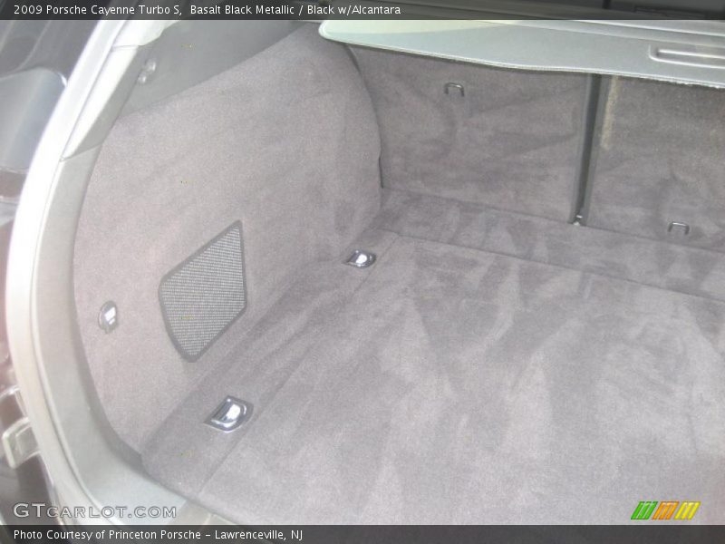  2009 Cayenne Turbo S Trunk
