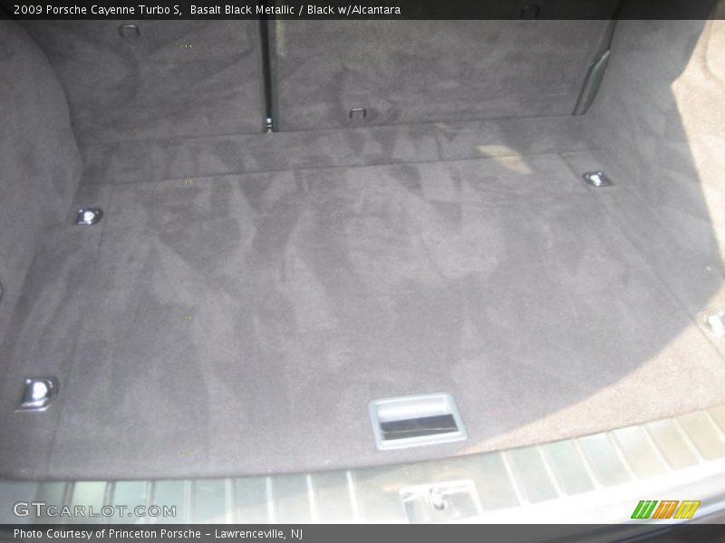  2009 Cayenne Turbo S Trunk