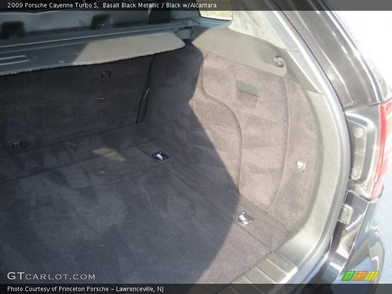  2009 Cayenne Turbo S Trunk