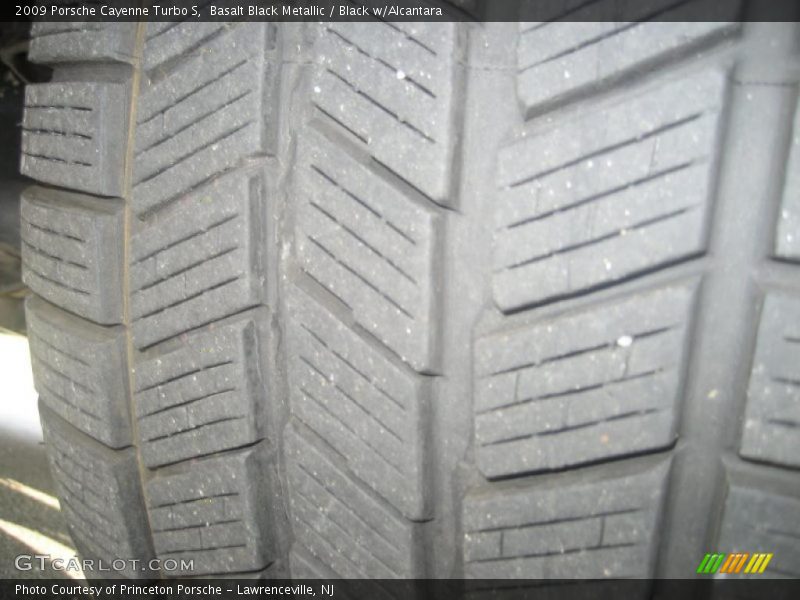 Basalt Black Metallic / Black w/Alcantara 2009 Porsche Cayenne Turbo S