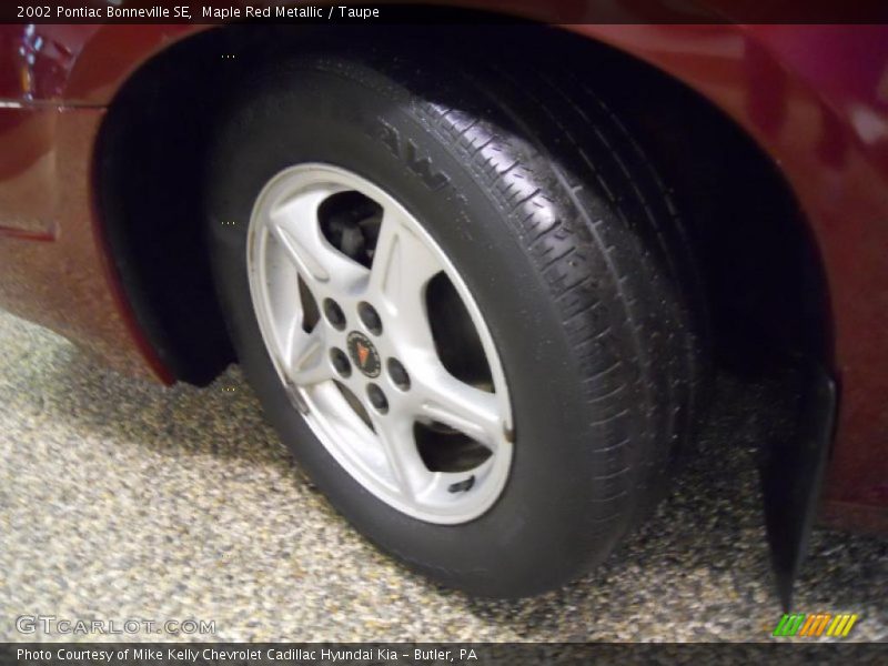 Maple Red Metallic / Taupe 2002 Pontiac Bonneville SE