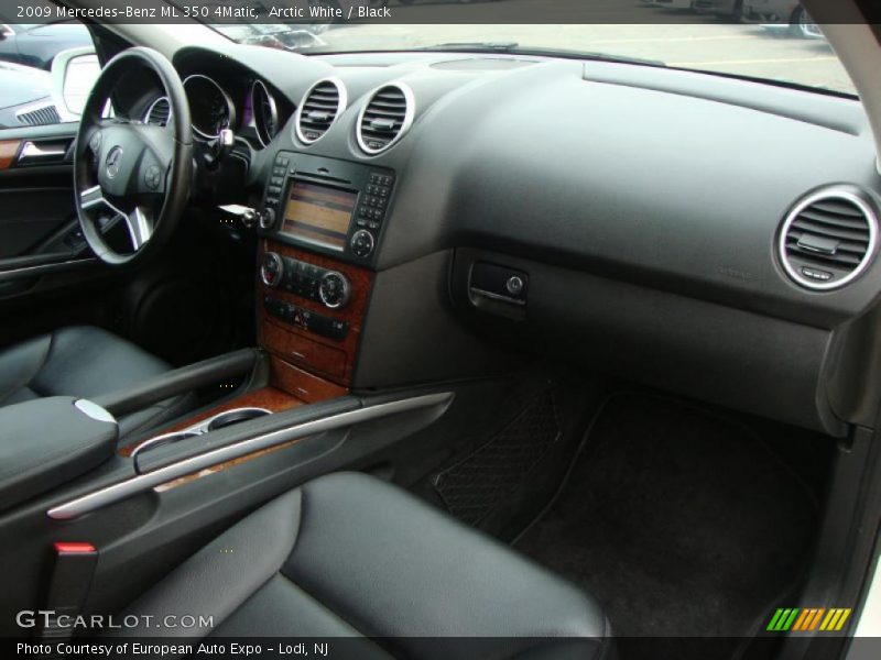 Arctic White / Black 2009 Mercedes-Benz ML 350 4Matic
