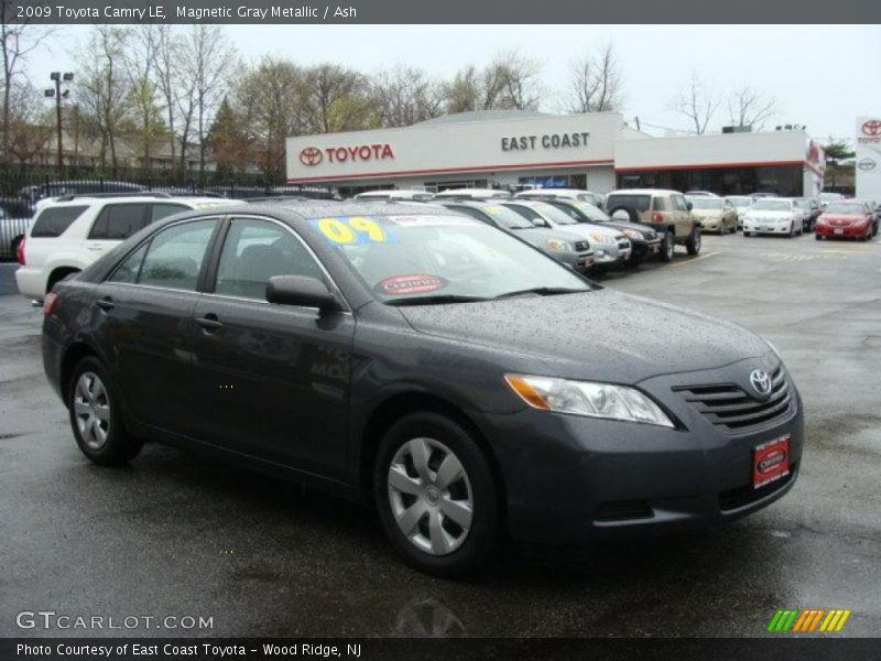 Magnetic Gray Metallic / Ash 2009 Toyota Camry LE