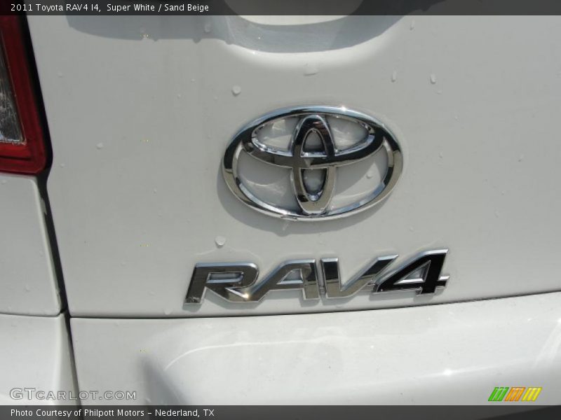  2011 RAV4 I4 Logo