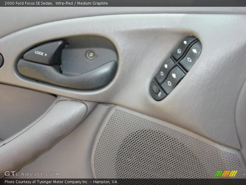 Infra-Red / Medium Graphite 2000 Ford Focus SE Sedan