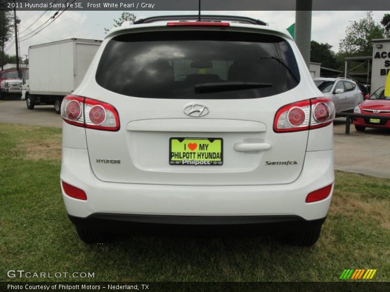 Frost White Pearl / Gray 2011 Hyundai Santa Fe SE