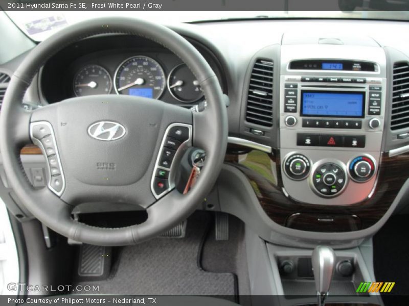 Dashboard of 2011 Santa Fe SE