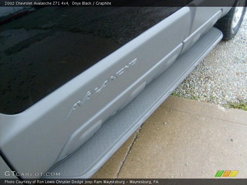 Onyx Black / Graphite 2002 Chevrolet Avalanche Z71 4x4