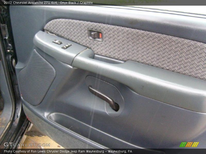 Onyx Black / Graphite 2002 Chevrolet Avalanche Z71 4x4
