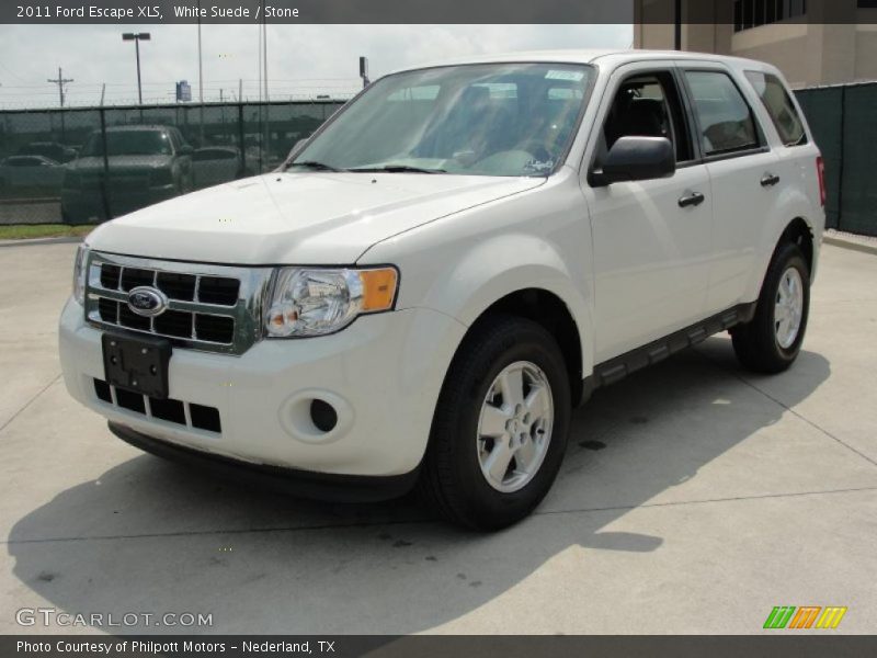 Front 3/4 View of 2011 Escape XLS