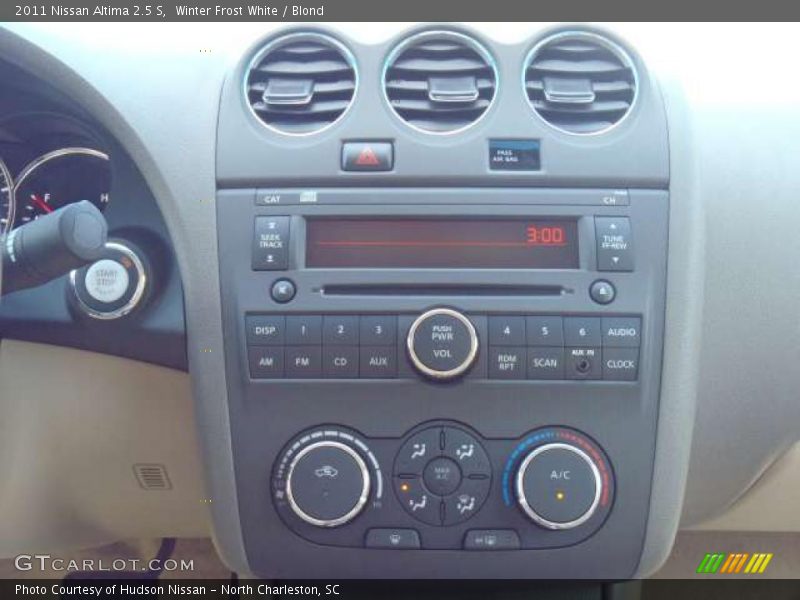 Winter Frost White / Blond 2011 Nissan Altima 2.5 S