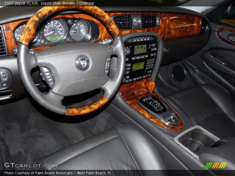  2007 XJ XJ8 Steering Wheel