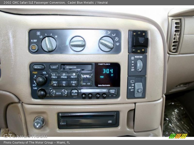 Controls of 2002 Safari SLE Passenger Conversion
