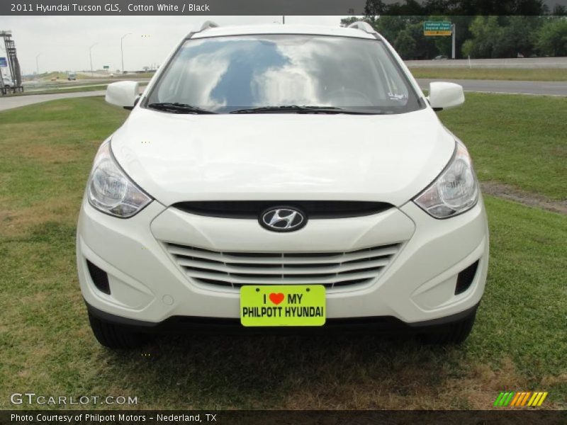 Cotton White / Black 2011 Hyundai Tucson GLS