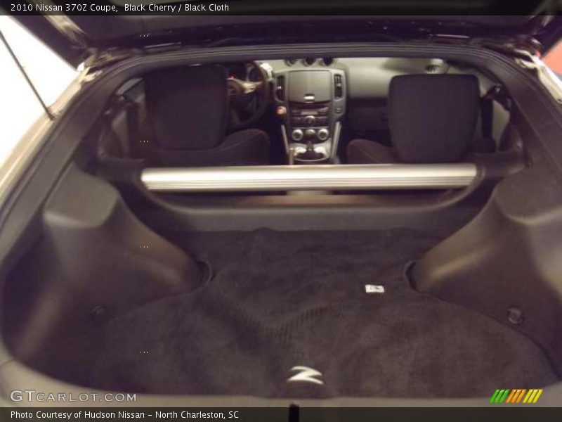 Black Cherry / Black Cloth 2010 Nissan 370Z Coupe