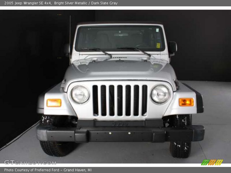 Bright Silver Metallic / Dark Slate Gray 2005 Jeep Wrangler SE 4x4