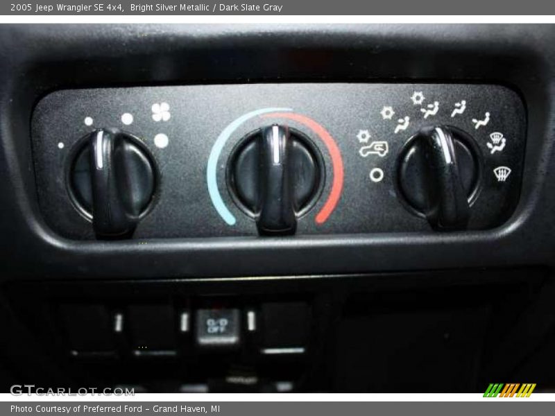 Controls of 2005 Wrangler SE 4x4