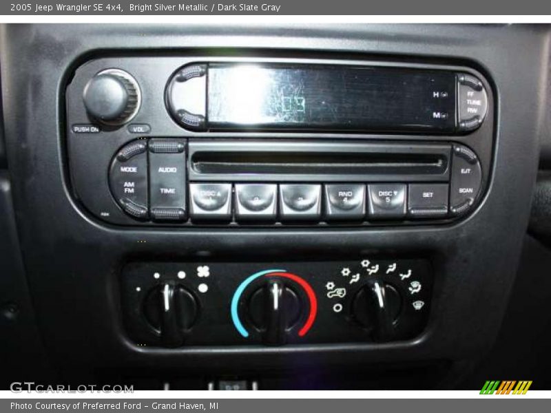 Bright Silver Metallic / Dark Slate Gray 2005 Jeep Wrangler SE 4x4