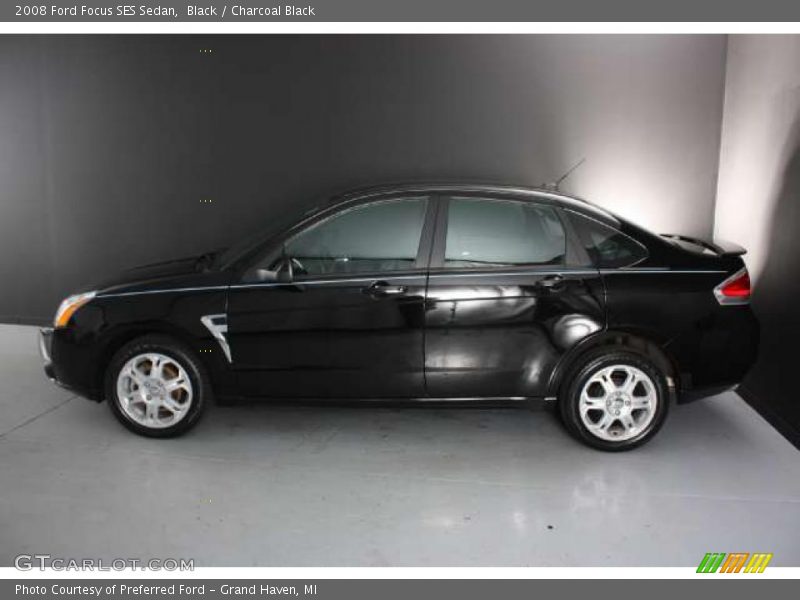 Black / Charcoal Black 2008 Ford Focus SES Sedan