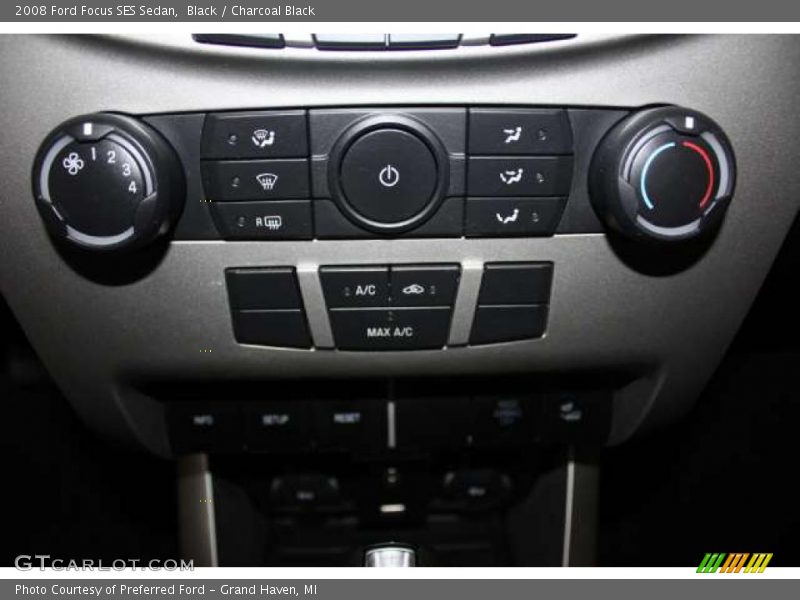 Black / Charcoal Black 2008 Ford Focus SES Sedan