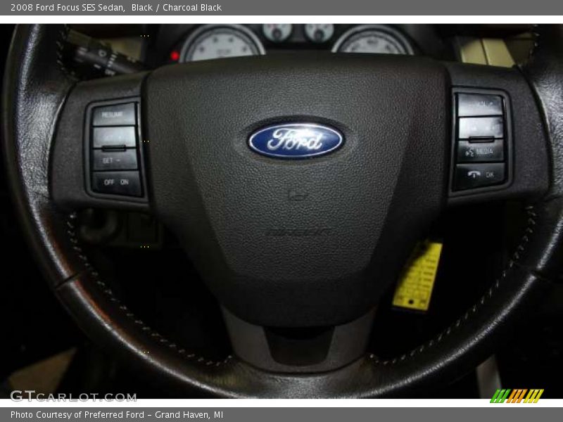 Black / Charcoal Black 2008 Ford Focus SES Sedan