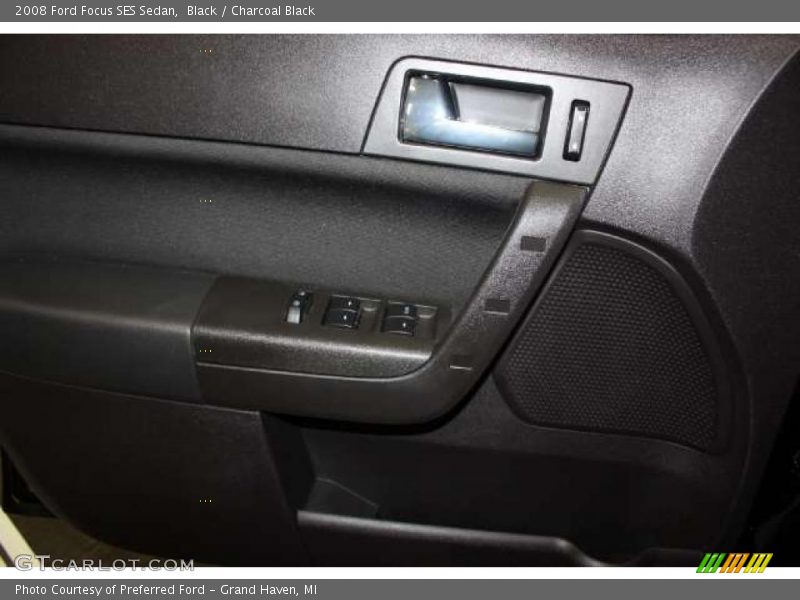 Black / Charcoal Black 2008 Ford Focus SES Sedan