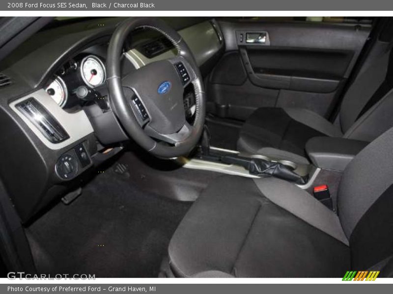 Black / Charcoal Black 2008 Ford Focus SES Sedan
