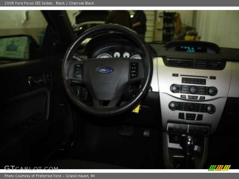 Black / Charcoal Black 2008 Ford Focus SES Sedan