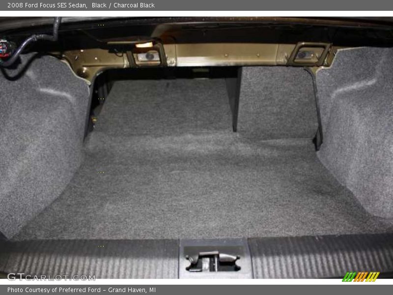 Black / Charcoal Black 2008 Ford Focus SES Sedan