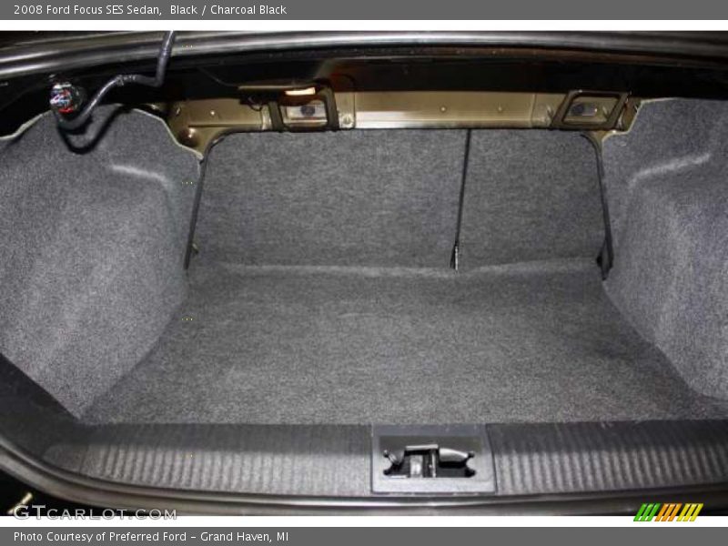 Black / Charcoal Black 2008 Ford Focus SES Sedan