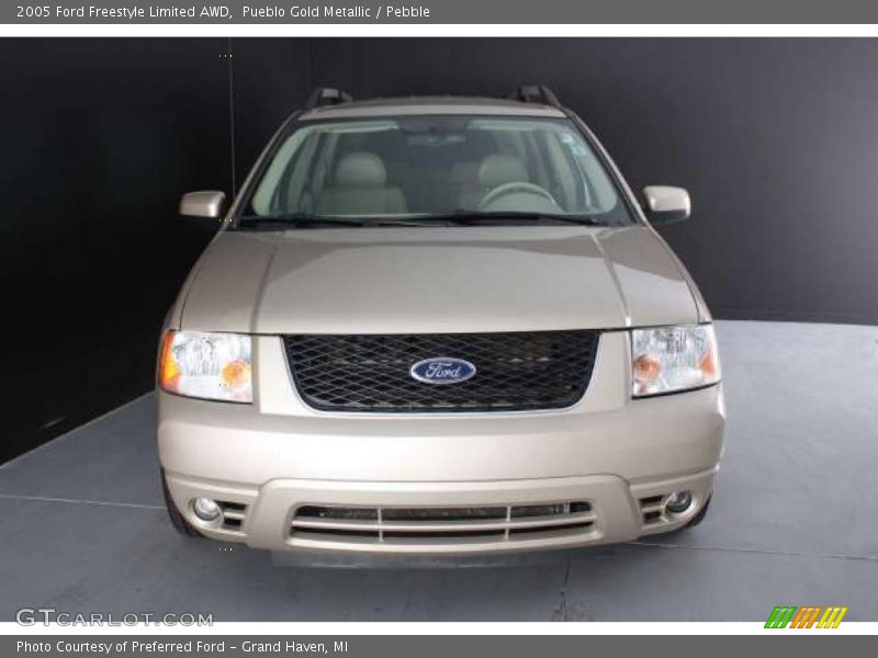 Pueblo Gold Metallic / Pebble 2005 Ford Freestyle Limited AWD