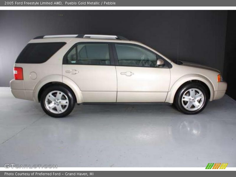 Pueblo Gold Metallic / Pebble 2005 Ford Freestyle Limited AWD