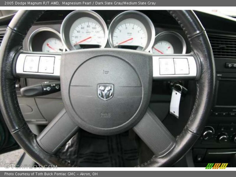  2005 Magnum R/T AWD Steering Wheel