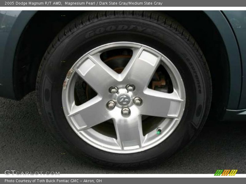  2005 Magnum R/T AWD Wheel