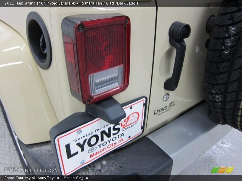 Sahara Tan / Black/Dark Saddle 2011 Jeep Wrangler Unlimited Sahara 4x4