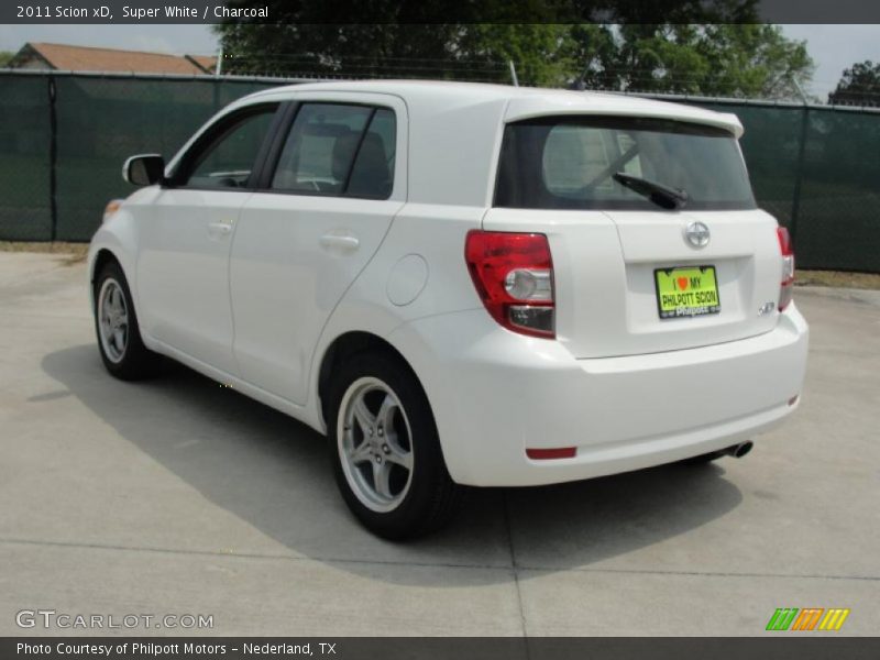 Super White / Charcoal 2011 Scion xD