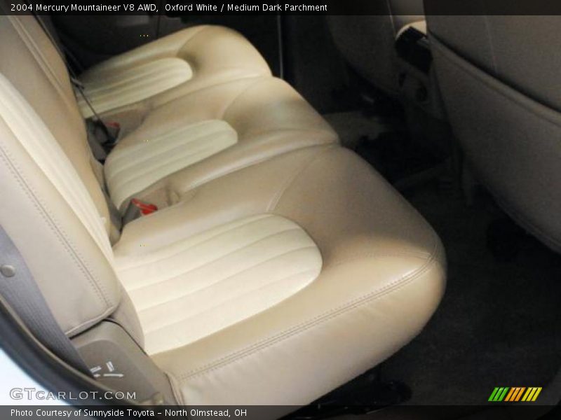 Oxford White / Medium Dark Parchment 2004 Mercury Mountaineer V8 AWD